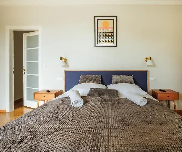 Apartman Orkana 13 *